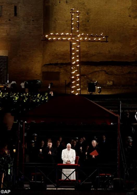 2016-PapeFrançoisColisée